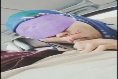 Jilbab Biru BJ Di Mobil - NiceBokep